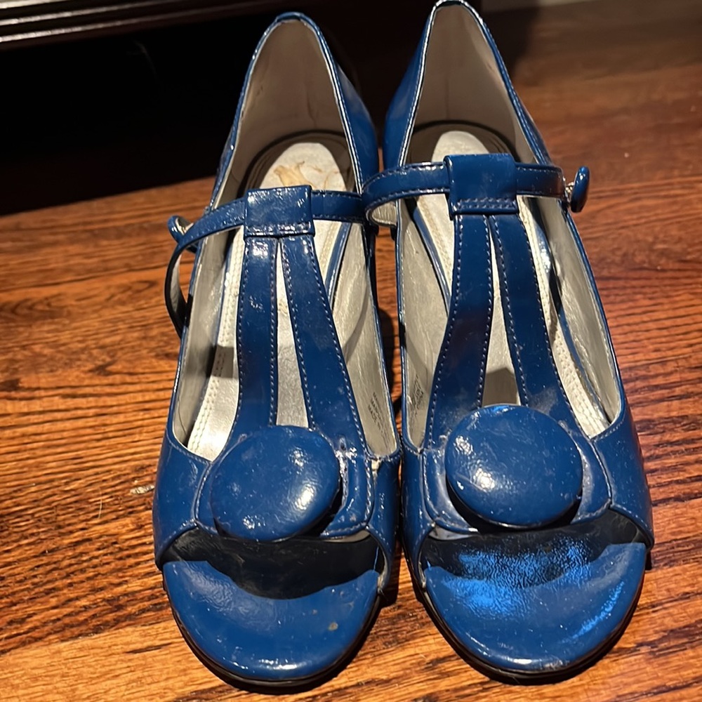 TAHARI Patent Leather Shoes